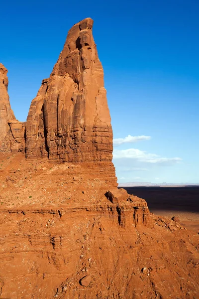 アメリカだ 記念碑バレーはユニークな地質学的形成です 赤砂岩の巨大な塊 ナバホ族インディアン居留地の外れ 有名な崖のバット 写真観光の概念 — ストック写真