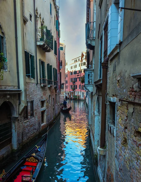 Narrow Streets Canals Venice Gondola Ride Picturesque Venetian Streets Canals — Stock Photo, Image