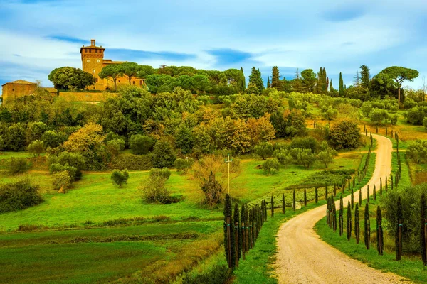 Turismo Rural Quintas Pitorescas Acolhedoras Nas Colinas Toscana Estrada Terra — Fotografia de Stock