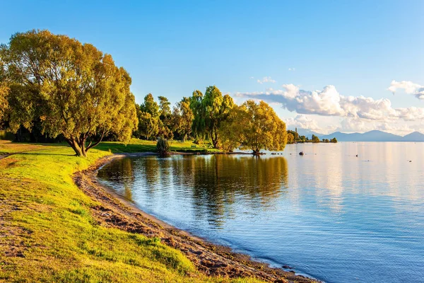 Největší Jezero Taupo Nádherné Jezero Oblíbenou Prázdninovou Destinací Pro Turisty — Stock fotografie