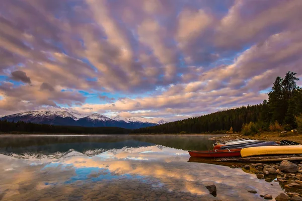 Majestic Lake Patricia Sunrise Red Canoe Sports Boats Dried Lake — Stock Photo, Image