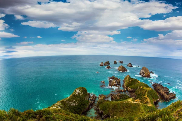 Store Sten Klipper Langs Kysten Havet Sydøen New Zealand Stillehavets - Stock-foto