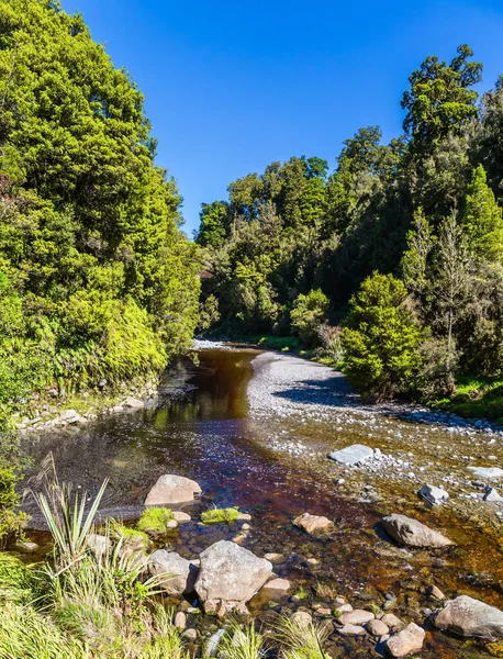 Natureza Mais Bonita Mundo Fluxo Com Fluxos Água Coloridos Lago — Fotografia de Stock