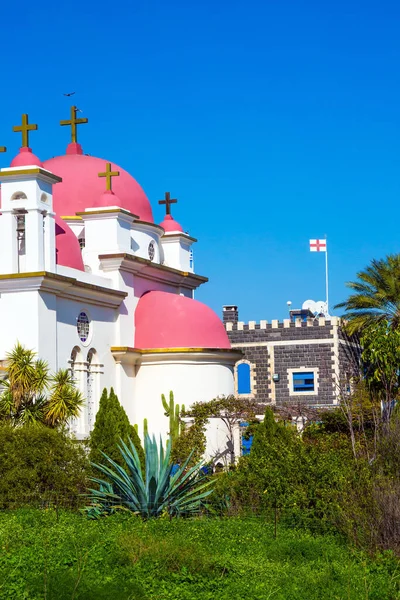 Israele Chiesa Bianca Come Neve Con Cupole Rosa Croci Dorate — Foto Stock