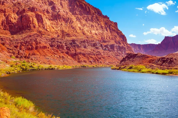 Історичний Човен Перетинає Річку Гладкий Поворот Прекрасної Річки Колорадо Сша — стокове фото
