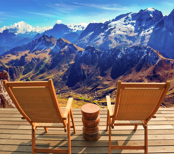 Two Comfortable Wood Deck Chairs Tourists Observe Winding Alpine Mountain — Stock Photo, Image