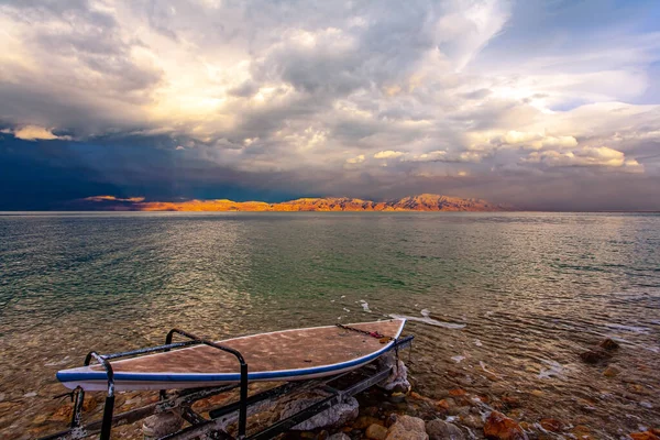 Döda Havet Solnedgången Solen Lyser Upp Jordaniens Kust Glänsande Himmel — Stockfoto