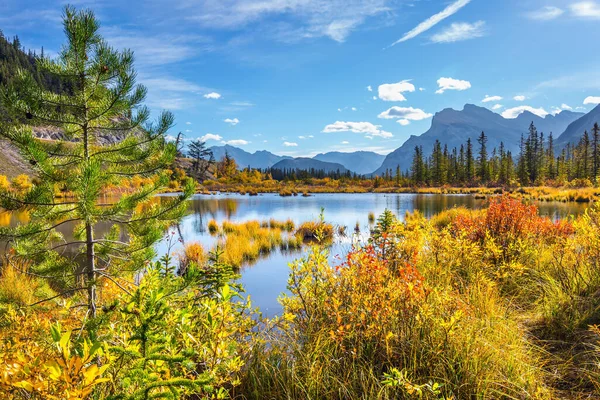 Montanhas Rochosas Canadá Magia Norte Verão Indiano Lago Vermillon Entre — Fotografia de Stock