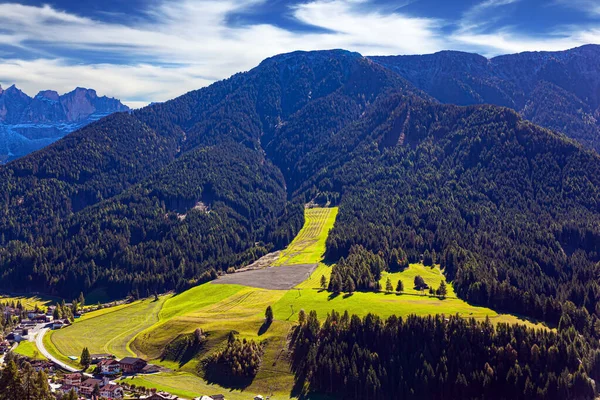 Byn Santa Maddalena Magnifika Dolomiter Solig Höstdag Europa Val Funes — Stockfoto