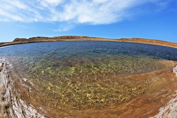 Eau turquoise dans le désert — Photo