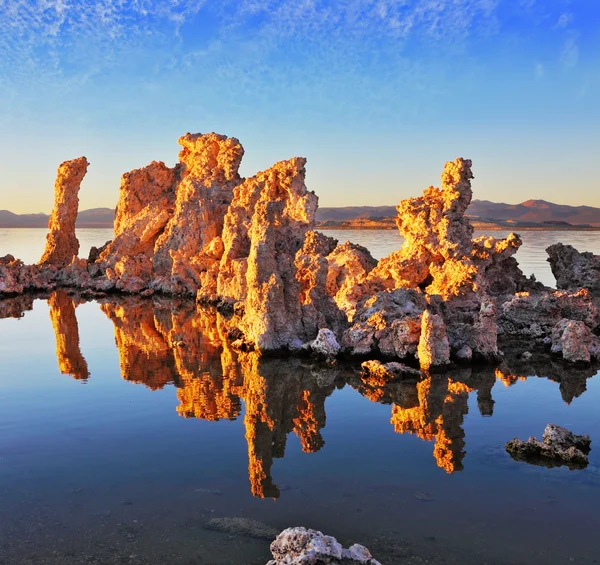 Magické jezero mono — Stock fotografie