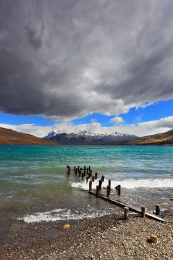 laguna azul, fırtına bulutları.