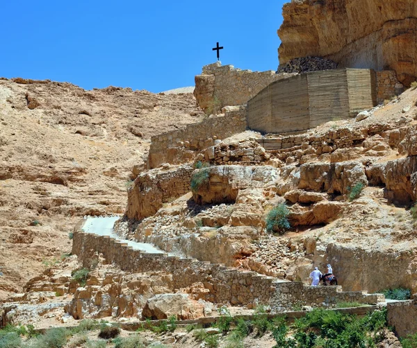 Klostret togs upp av två pilgrimer — Stockfoto