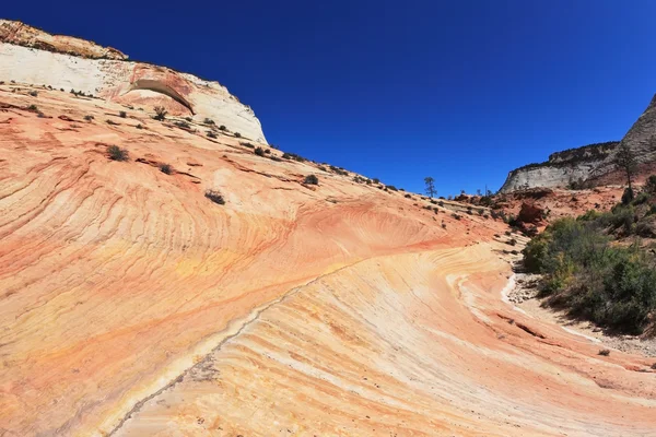 Natursköna mångfärgade klippor — Stockfoto