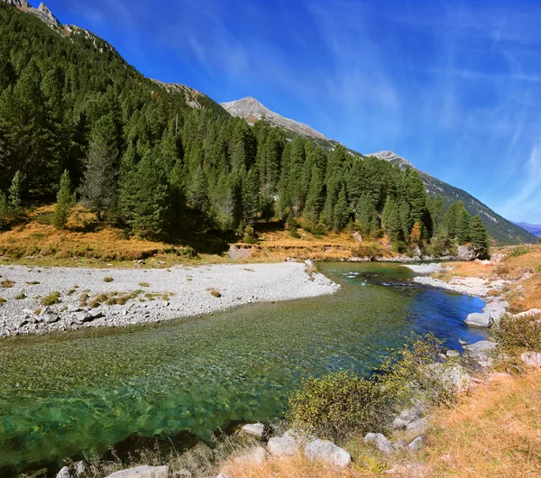 Bovenloop van watervallen — Stockfoto