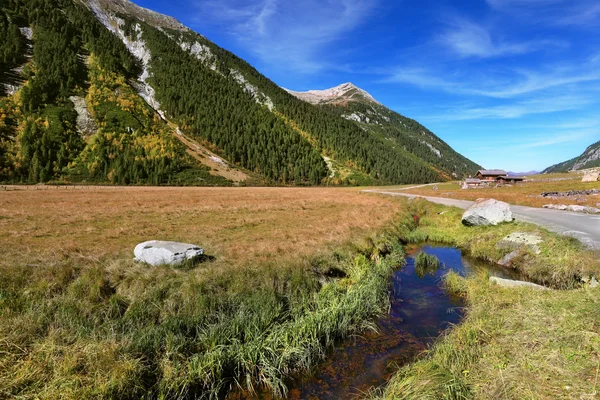 Valle alpino — Foto de Stock