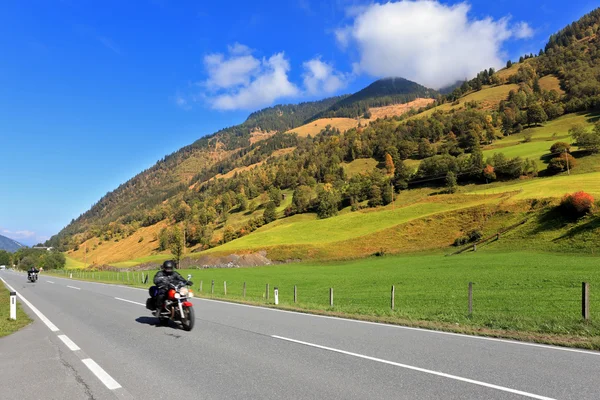 Autostrada nelle Alpi — Foto Stock