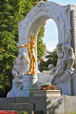 heykeli johann strauss