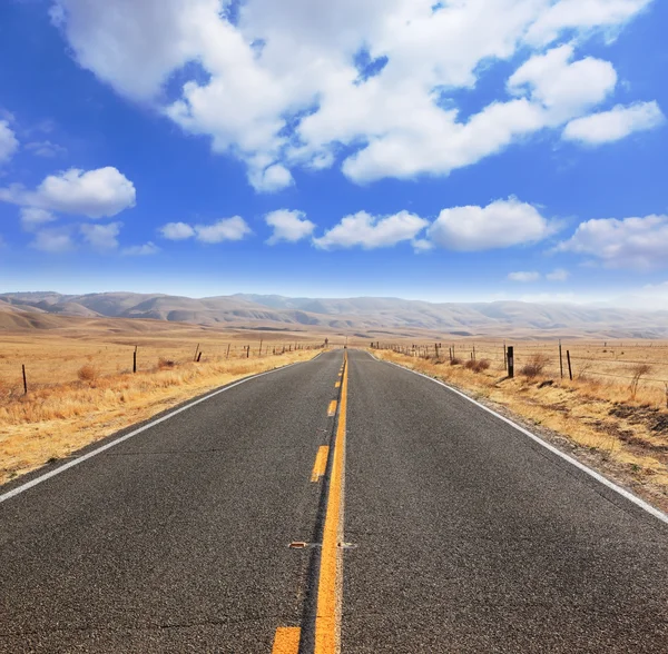 Prachtvolle gleichberechtigte Autobahn — Stockfoto