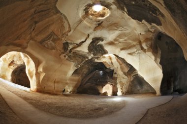 Beit Guvrin güneş tarafından aydınlatılmış kemerler 