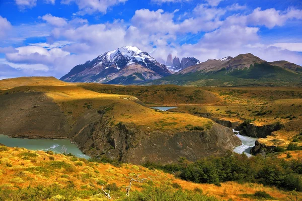 El gran paisaje en el parque Torres del Paine —  Fotos de Stock