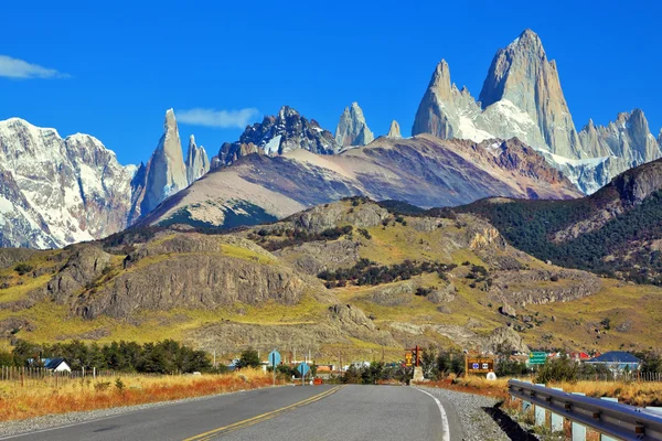 Excellent highway in Patagonia — Stock Photo, Image