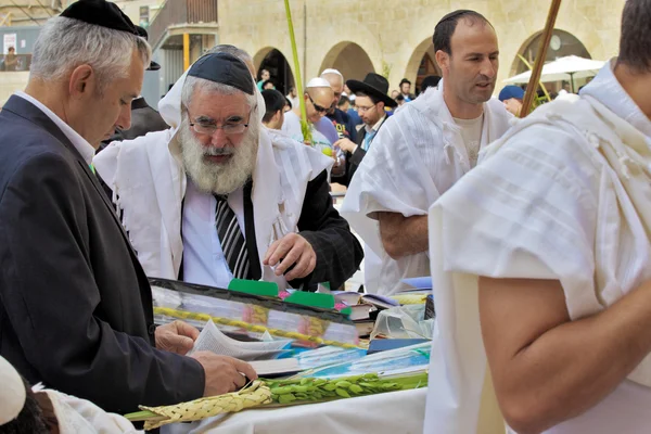 Religiöse Juden werden beten — Stockfoto