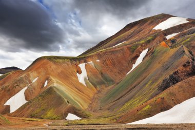 Temmuz ayında kar ile Dağları