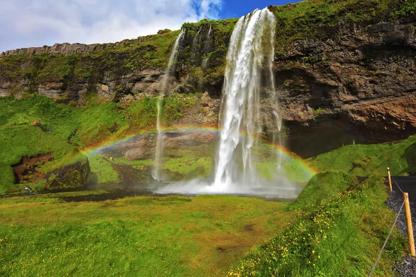 Seljalandsfoss καταρράκτη στην ηλιόλουστη ημέρα — Φωτογραφία Αρχείου