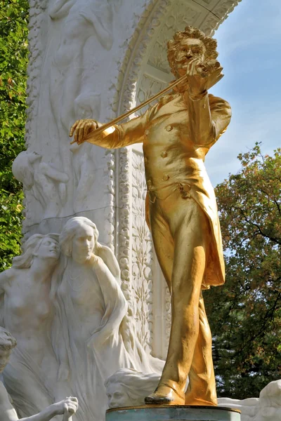 Estatua de Johann Strauss —  Fotos de Stock