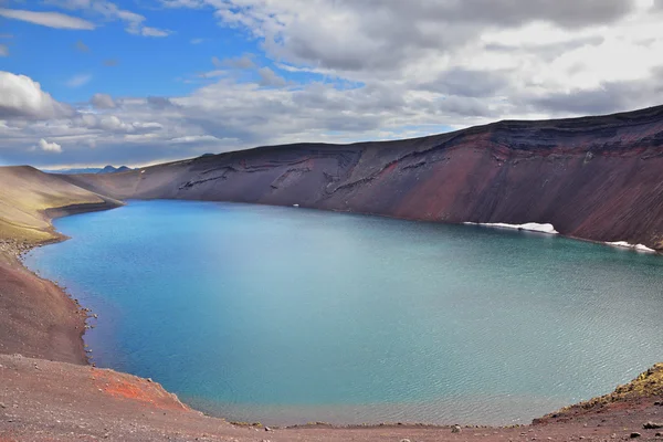 Ovale blauwe lake — Stockfoto