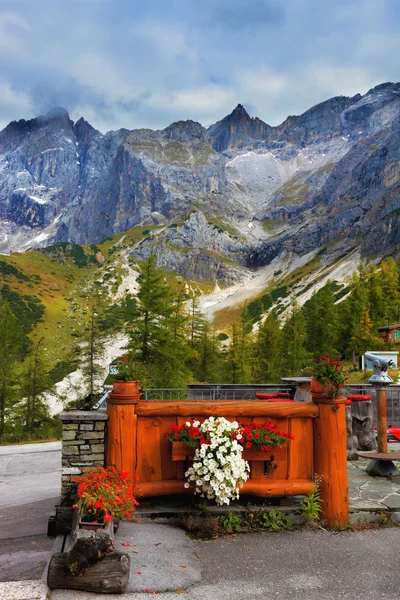 Fence cozy cafe in Austrian Alps — Stock Photo, Image