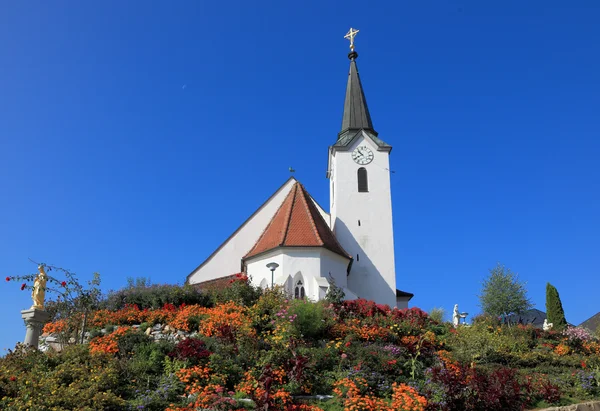 Elegáns evangélikus templom — Stock Fotó