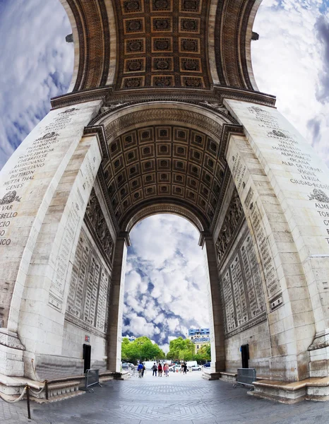 Uderzające kąt Arc de Triomphe — Zdjęcie stockowe