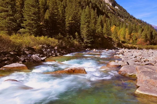 Cascades of cold water — Stock Photo, Image