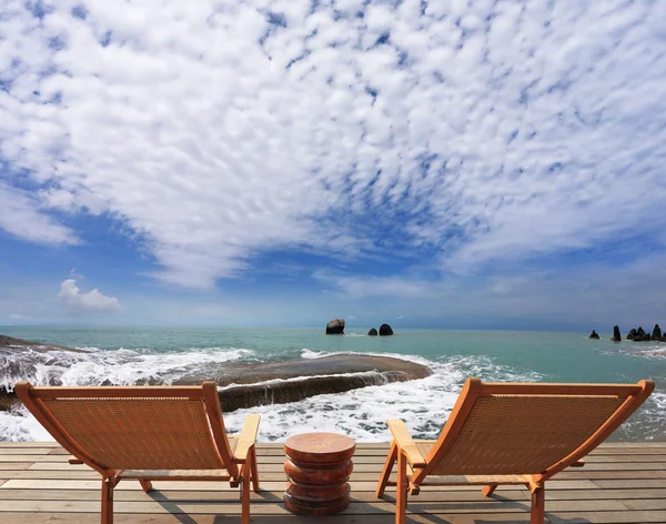 Luxury beachfront pool — Stock Photo, Image