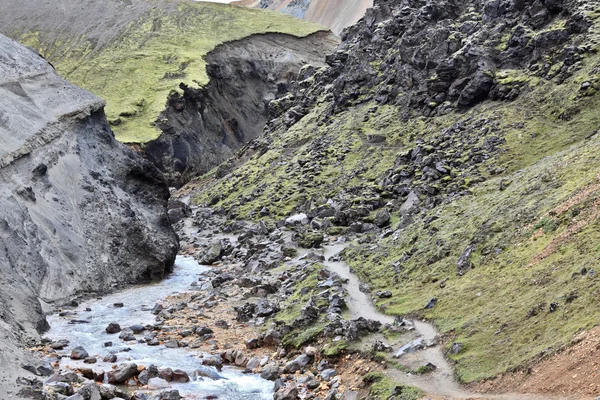 Path down the mountainside — Stock Photo, Image