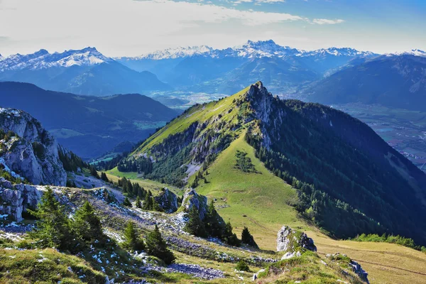 Горные вершины Альп — стоковое фото