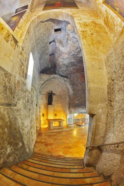 The ten steps leading down