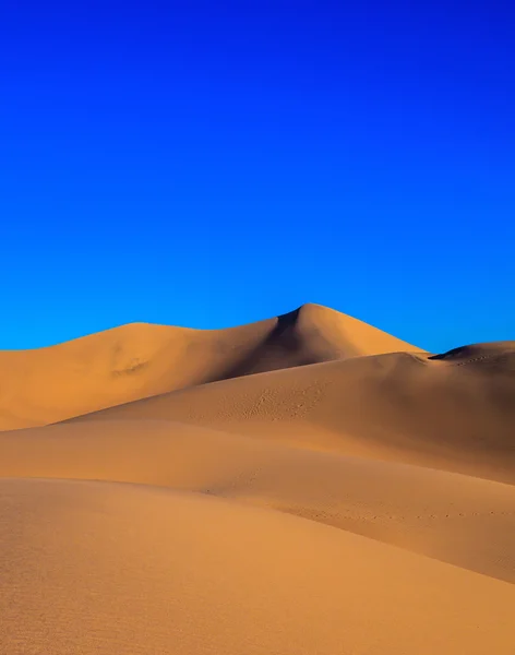 Dunes de sable orange dans la vallée de la mort — Photo