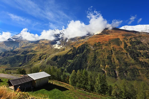 Tidig höst i österrikiska Alperna — Stockfoto