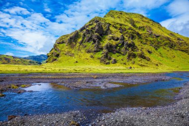 Pakgil Canyon yeşil çim ile