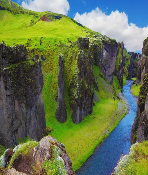 Malerische Schlucht fjadrargljufur — Stockfoto