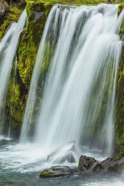 Potente cascada cae — Foto de Stock