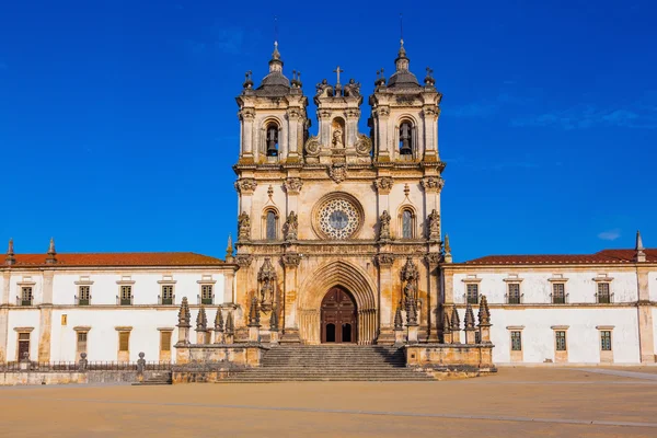 Entrance to the cathedral in Alcobaca — Stock Photo, Image