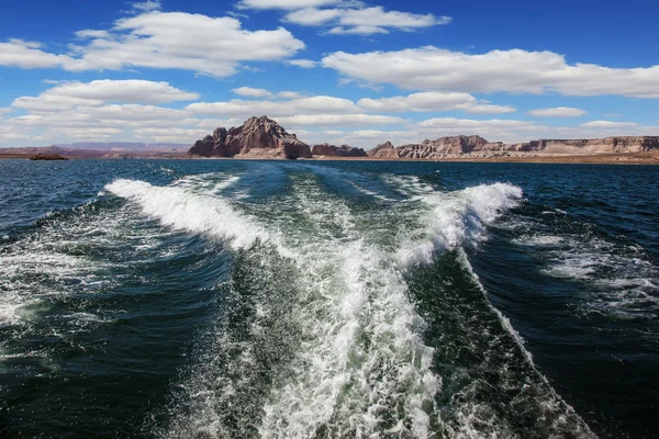 Trace de bateau à moteur — Photo