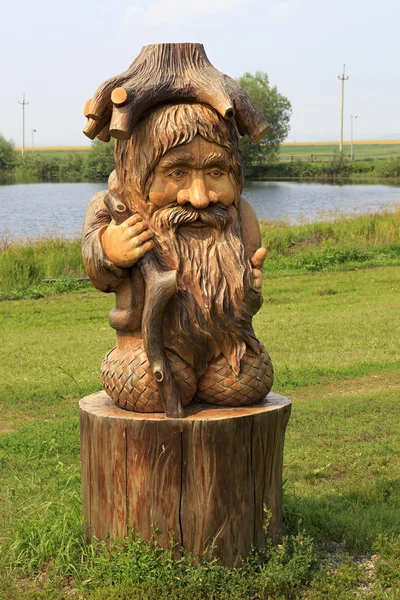 Trä troll. Träskulpturer baserat på Pushkins sagor. — Stockfoto