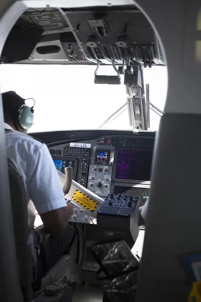 Cockpit im Flugzeug Seychellen Airlines. — Stockfoto