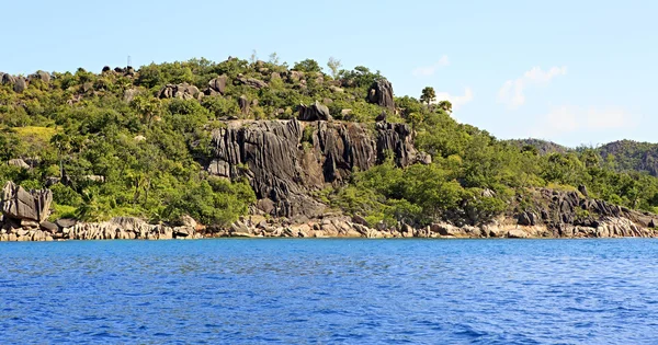 Bella isola di Praslin nell'Oceano Indiano . — Foto Stock