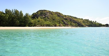 Hint Okyanusu'nda Praslin adada güzel plajı.